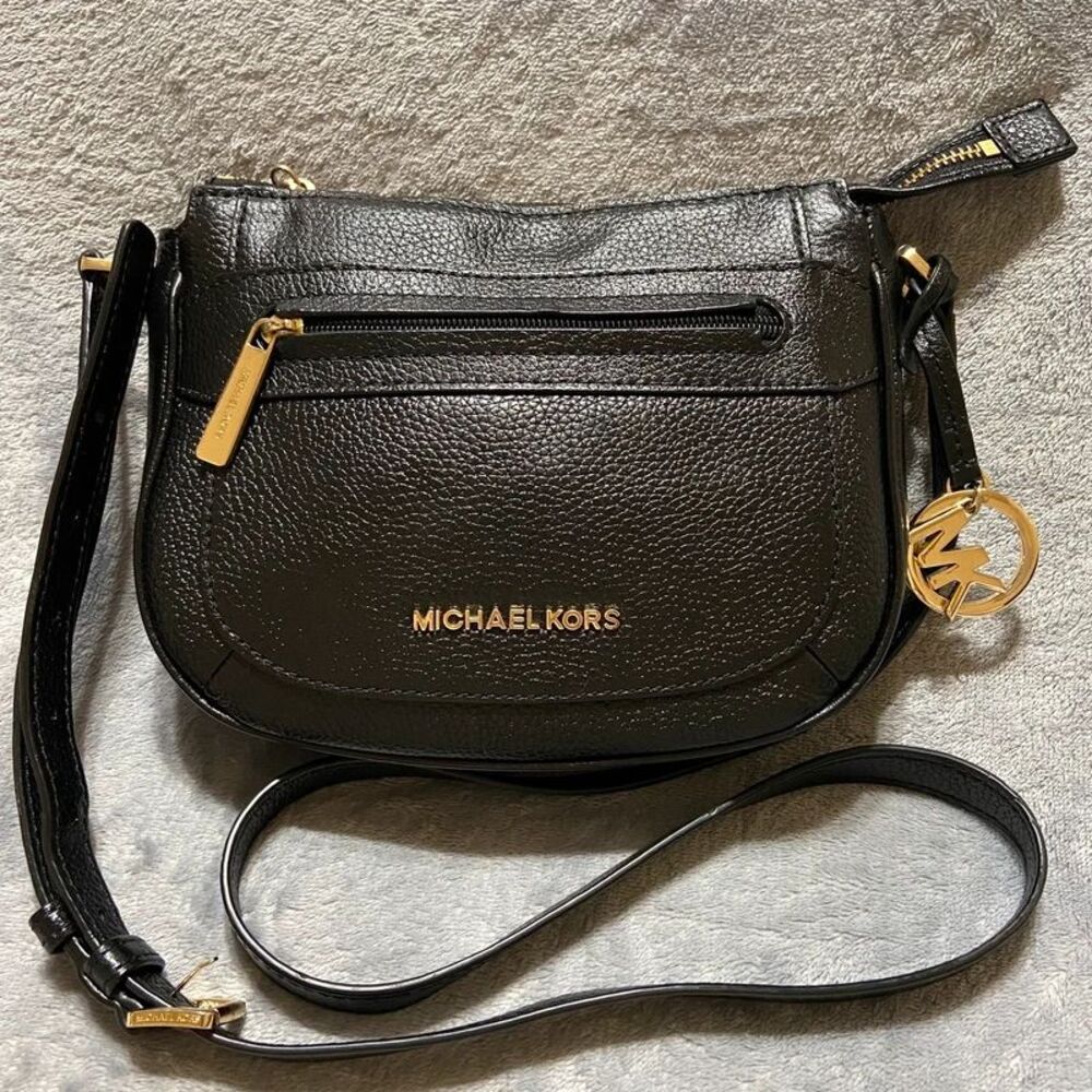 Michael Kors Julia Medium Messenger Crossbody Bag